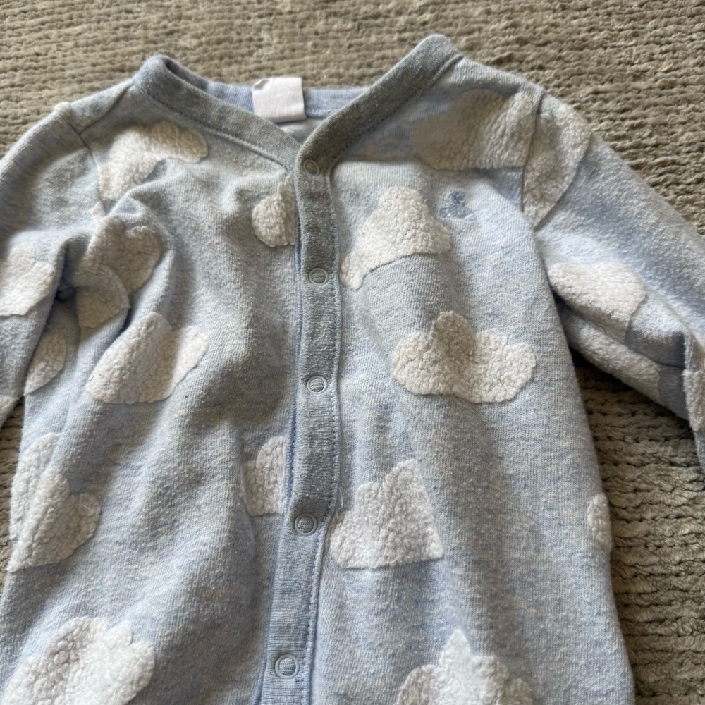 Baby‎ Gap Blue Cloud Print Footed Sleeper Pajamas 6-9 Months